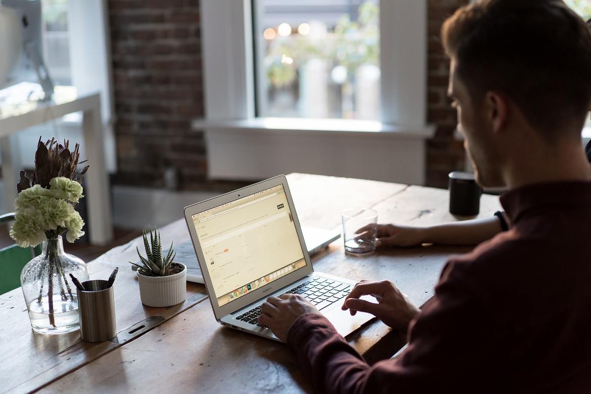 Arbeitsplatz gestalten – Tipps zur optimalen Arbeitsplatzgestaltung